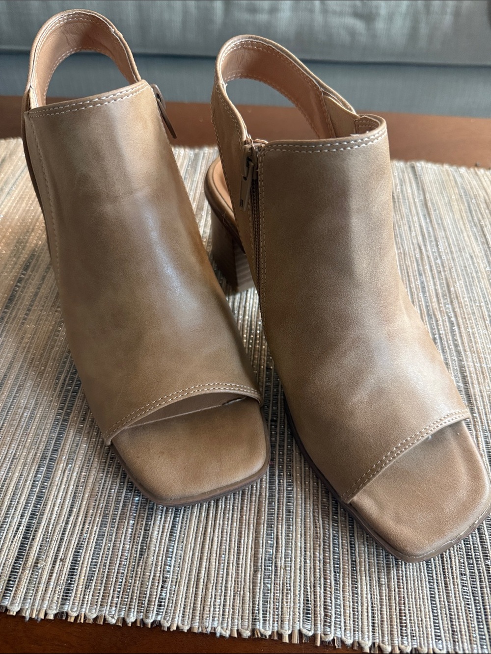 Wonderly Tan Open-Toe Slingback Heeled Sandals w/Side Zippers